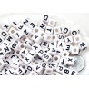 Lot de 100 perles acryliques blanches avec lettres noires mixtes de 8mm pour bijoux - Taille de trou 3,5mm