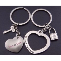 Porte-clés True Love en forme de cœur en métal argenté - 78mm de long (1 paire)