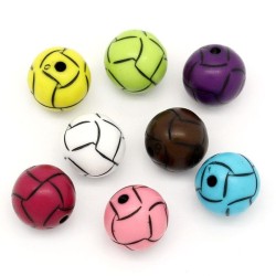 Marquez un but avec style : Ensemble de 10 perles en acrylique en forme de ballon de football, taille 14mm et couleurs assorties