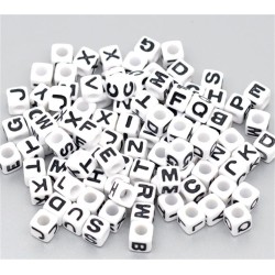 Lot de 50/100/200 perles alphabet blanches en acrylique 7mm avec lettres noires aléatoires et trou de 4mm