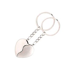 Porte-clés couple en demi-cœur aimanté - Métal argenté de 8cm - Lot de 2